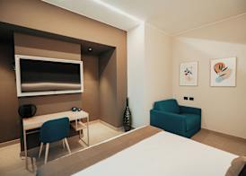 Lumia Hotel 5