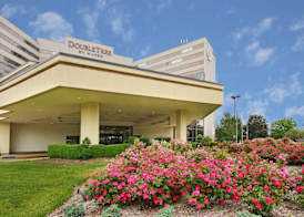 DoubleTree by Hilton Newark Airport 3