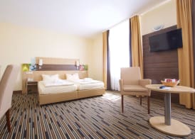 Kurpark-Hotel 3