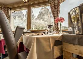 Passo Sella Dolomiti Mountain Resort 4