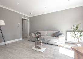 1 Bed Cottage-Sleeps 2-Parking-Pets-Hot Tub 5