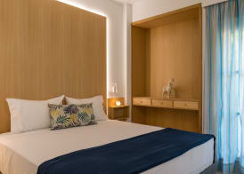 CHROMA Lodge Rafina 3