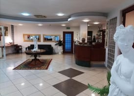 Blue Hotel 3