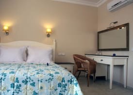 The Blue Lagoon Deluxe Hotel 4