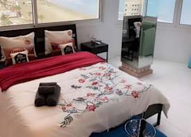 Larnaca Seaview Rooms 5