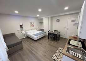 F Rooms Napoli Via Sementini 2