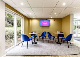 Days Inn by Wyndham Fleet M3 3
