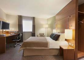 Ramada Plaza Wrexham 4