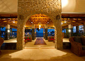 Coco de Mer Hotel and Black Parrot Suites 5