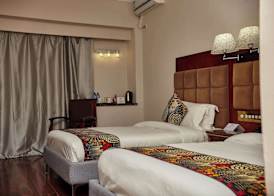 Best Western Plus Paramount Hotel 5