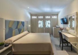 Tofinis Hotel 4