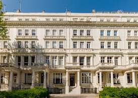 The Hyde Hotel 4