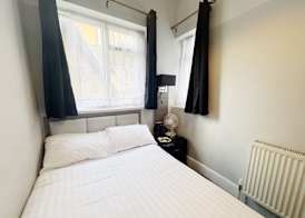 Plaza Hotel Hammersmith 3