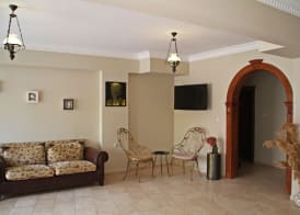 Rosy Suites Hotel 4