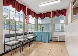 Econo Lodge Tallahassee Downtown - University 3