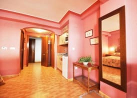 Unique Hotel Apartments 4