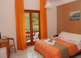 Hotel Kiris 4