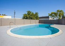 Travelodge By Wyndham Fresno Yosemite Area 3