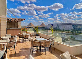 New Museum, Pyramids inn 4