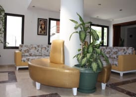 Bronze Hotel 2