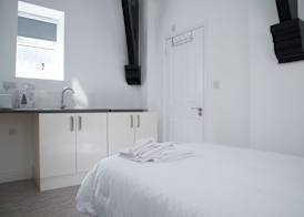 TLK Apartments & Hotel - Beckenham 5