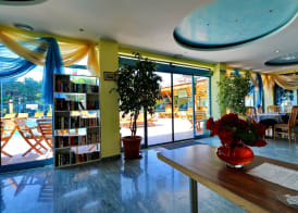 Bora Bora Hotel 3