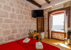 Eddie's Sea View Rooms Old Town 5