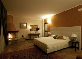 Queen Hotel 4