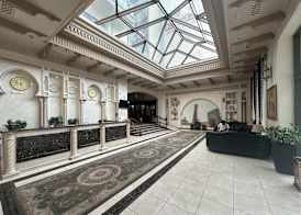 Huayue Mansion Hotel 3
