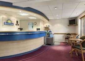 Days Inn by Wyndham Michaelwood M5 2