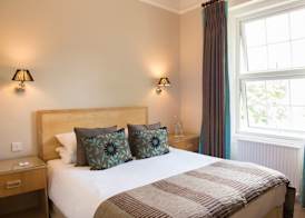 Forest Lodge Hotel 4