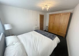 Beautiful Private Detached 1-bed Bungalow 3