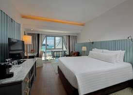 The Boathouse Phuket-SHA Plus 5