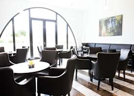 Tobbaccon Hotel 5