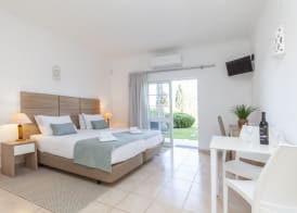 Atalaia Sol Aparthotel - tennis & heated pool in winter 3