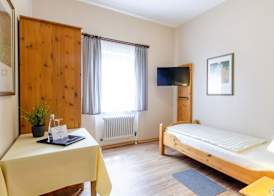 Kurgarten-Hotel 5