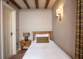 Broom Hall Inn 2
