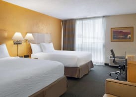 Ramada by Wyndham Tucson 5