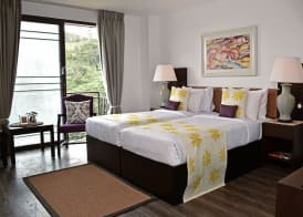 Fox Kandy by Fox Resorts - Luxury in the Mist 4
