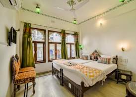 Hotel Devraj Niwas on Lake Pichola 4