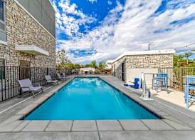 Everhome Suites Ontario Airport 2