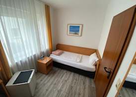 Hotel Apartments Restaurant CALA LUNA 4