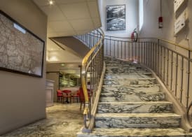 Au Primerose Hotel 2
