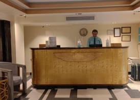Pharaohs Hotel 4