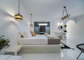 The Amethyst Exclusive Suites Oia 4