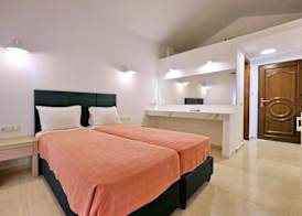Pasiphae Hotel 5