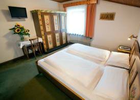 Hotel Ustaria Posta 4