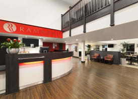 Ramada by Wyndham Oxford 3