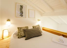 Vila Burgães by LovelyStay 2