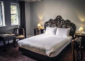 Brook Hall Hotel 5